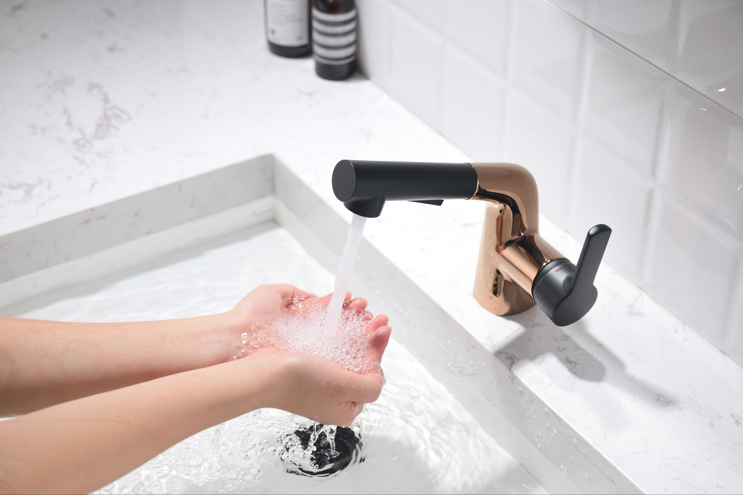 Mitigeur monocommande Lavabo WasserKraft coloris noir & Or