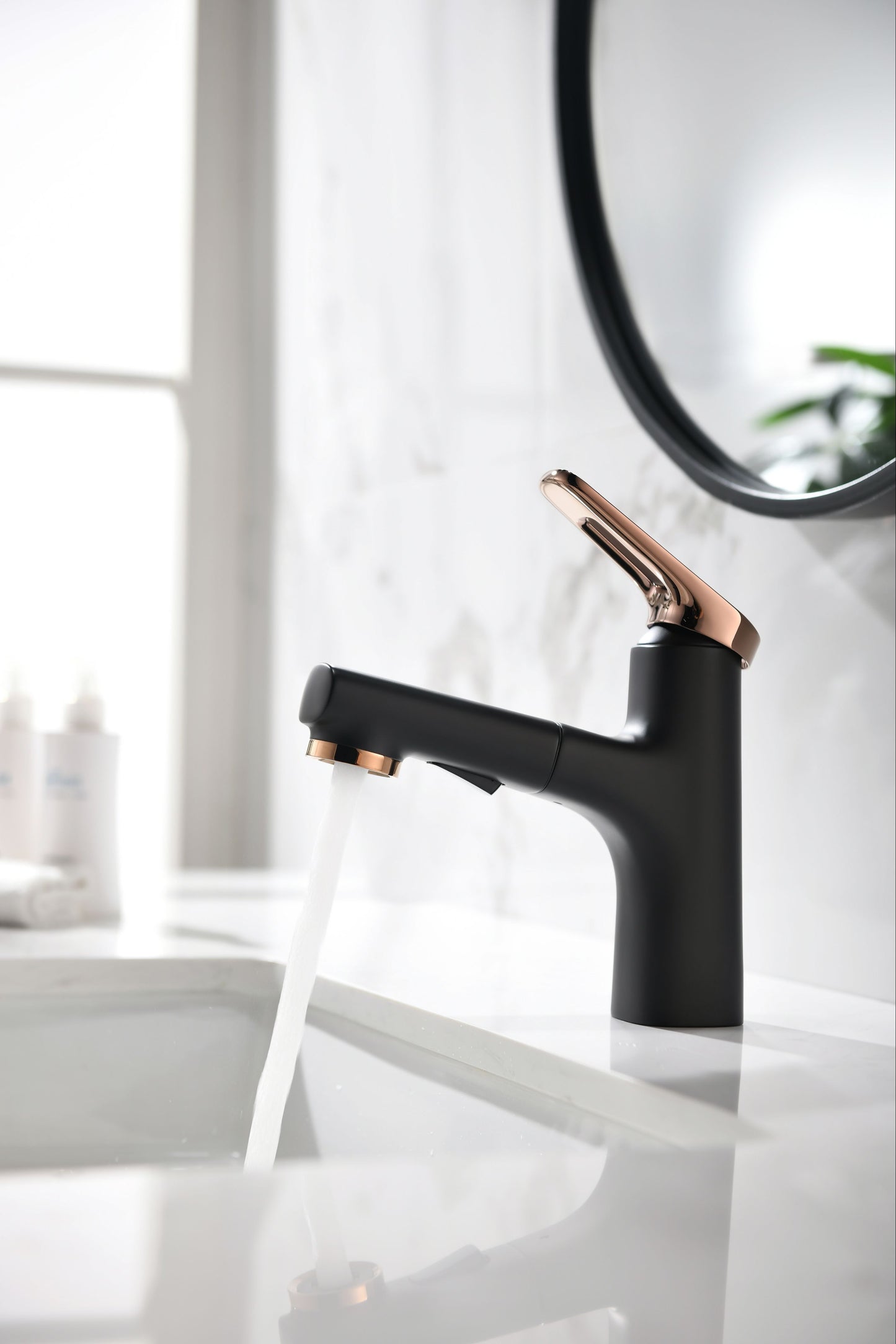 Mitigeur monocommande Lavabo WasserKraft avec bec exctractible coloris Noir & or rose